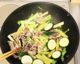 ブロッコリーの茎でたっぷり野菜炒め☆作り方4写真