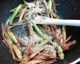 ごぼうとアスパラのみそだれカレー金平作り方4写真