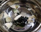 アイタケと乾燥ワカメのお吸い物作り方2写真