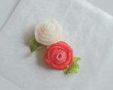 キャラ弁・デコ料理に かにかまの薔薇作り方4写真