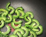 ［苦味を感じにくい］ゴーヤの味噌卵炒め作り方1写真