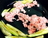 茄子とシメジ・ひき肉甘辛キムチ炒め作り方1写真