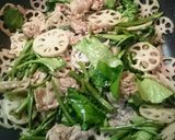 豚肉とれんこんと空芯菜炒め☆作り方3写真