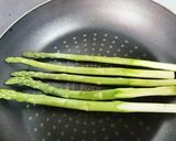 農家直伝！甘味引き立つアスパラ蒸し焼き作り方1写真