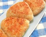簡単◆つゆ＋ゴマで焼きおにぎり作り方4写真