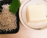 おつまみに簡単に1品☆お豆腐シラス乗せ作り方1写真