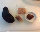 ナスと茗荷の梅肉和え作り方1写真
