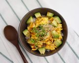美肌に効く時短ランチ☆アボカド玉子丼作り方1写真