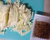 千切りキャベツと納豆のネバネバ炒め作り方1写真