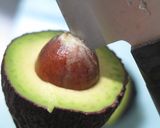 アボカドとタコのワサビ醤油オリーブ風味作り方2写真
