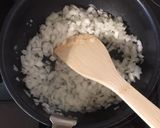 豚バラと焼肉のたれで絶品にんにくネギ炒飯作り方2写真