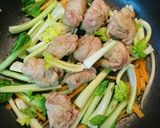 ☆豚こま肉ボールとターサイの甘酢タレ炒め作り方6写真