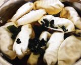 簡単＊つるんとおいしい大好きな餃子スープ作り方1写真