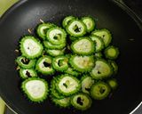 ゴーヤのニンニクバター醤油炒め作り方3写真