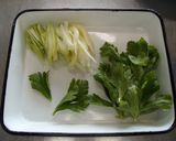 セルリー葉っぱ丸ごと豚肉巻き作り方1写真