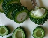 ヘルシー餃子風肉詰めゴーヤ作り方1写真