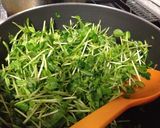 絶対シャキッと！豆苗オイスターソース炒め作り方6写真