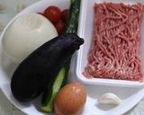 夏野菜と一緒に食べるガーリックハンバーグ作り方1写真