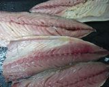 獲れたて新鮮な鯖で、しめさば。作り方4写真