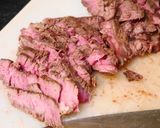 白髪ねぎ添えて♪焼きナスの牛タタキロール作り方5写真