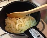 食パンでオニオングラタンスープ作り方1写真