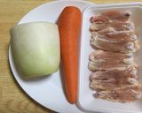 甘ピリ辛！鶏手羽なかと大根と人参の煮物作り方1写真