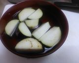 なすと揚げ玉の味噌汁作り方1写真