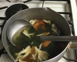 にんじん・舞茸・わかめのコンソメスープ作り方4写真