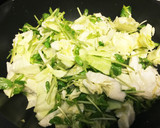 ☆5分副菜キャベツと豆苗の蒸し炒め作り方1写真