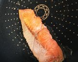 ココットで可愛い☆鮭とトマトのグラタン作り方1写真