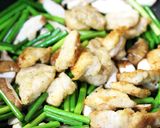 スタミナ満点！鶏むね肉のニンニクの芽炒め作り方4写真