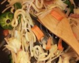 いつもの焼うどん☆少しカレー味作り方1写真