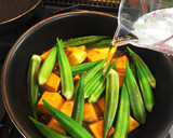 南瓜と夏野菜がたらふく食べられる煮物作り方17写真