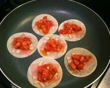 お酒のおつまみ❤餃子の皮で即席ピザ作り方5写真