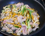 簡単！オクラの肉野菜炒め(マヨ醤油)作り方4写真