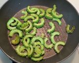 クミンが香るゴーヤとひき肉のカレー炒め作り方2写真