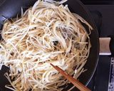 簡単すぎ！炒める！もやしえのきの味噌炒め作り方3写真