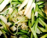 胡瓜とえのき茸・山芋のめんつゆ和え作り方1写真