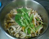 おぼろ豆腐とブナシメジの汁物作り方4写真