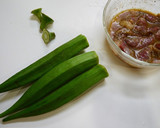 簡単！オクラと牛肉の豆板醤炒め作り方1写真