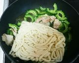 夏にぴったり！ゴーヤチャンプル焼きうどん作り方2写真