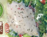 コンビニのサラダチキンを使った梅肉和え作り方1写真