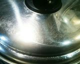 キッチンペーパーで茹で玉子。作り方8写真