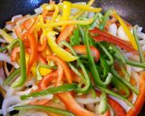 野菜炒めにニンニクショウガ焼き。作り方5写真