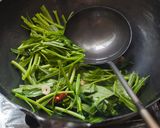 かんたん調理 空芯菜のニンニク油炒め作り方3写真