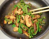超簡単♡椎茸とピーマンの醤油マヨ炒め♪作り方3写真