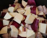 カルシウム満点！サツマイモと鶏肉の煮もの作り方3写真