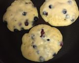 ふんわり分厚い☆ブルーベリーホットケーキ作り方3写真