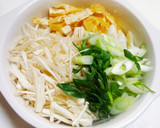 油揚げ・長ネギ・えのき茸入りのお味噌汁作り方1写真