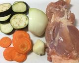鶏肉と茄子（しめじ）のトマトソースパスタ作り方1写真